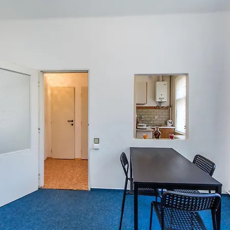 Hostel Welcome Apartments And Hostel Prague *