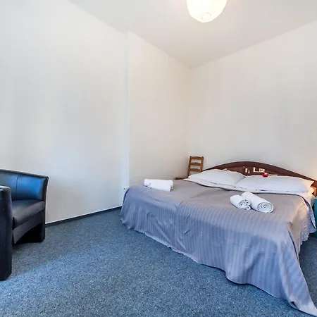 Hostel Welcome Apartments And Hostel Prague *