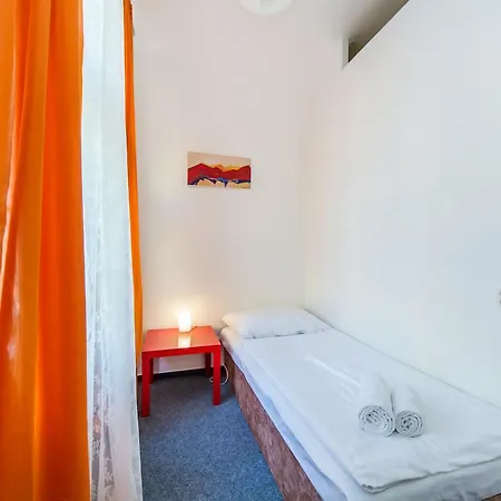 Hostel Welcome Apartments And Hostel Prague *