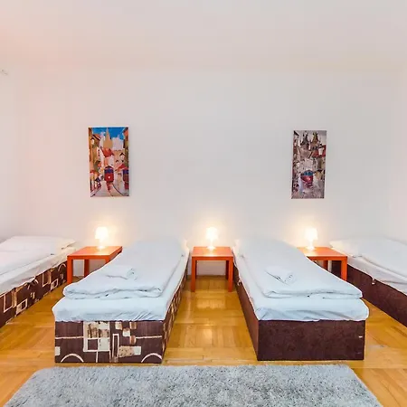 Hostel Welcome Apartments And Hostel Prague *