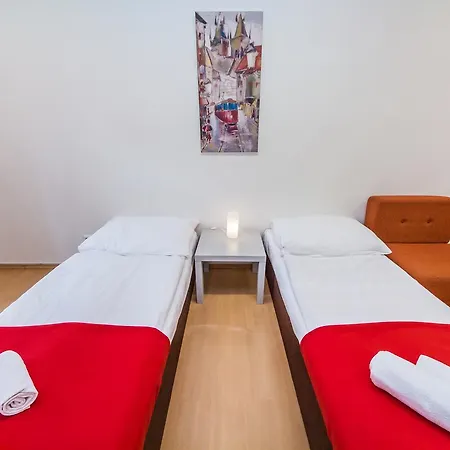 Hostel Welcome Apartments And Hostel Prague *