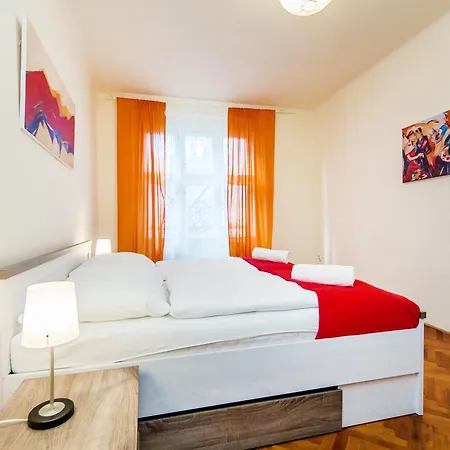 Hostel Welcome Apartments And Hostel Prague *