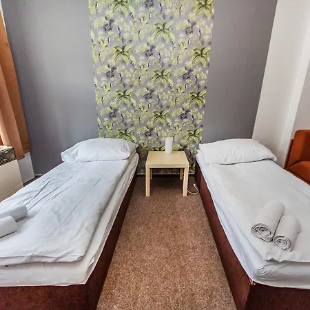 Hostel Welcome Apartments And Hostel Prague *