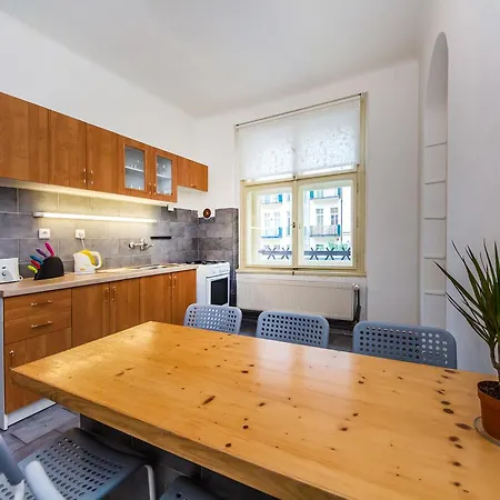 Hostel Welcome Apartments And Hostel Prague *