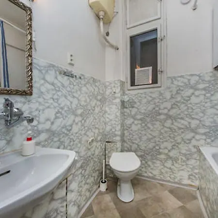 Hostel Welcome Apartments And Hostel Prague *